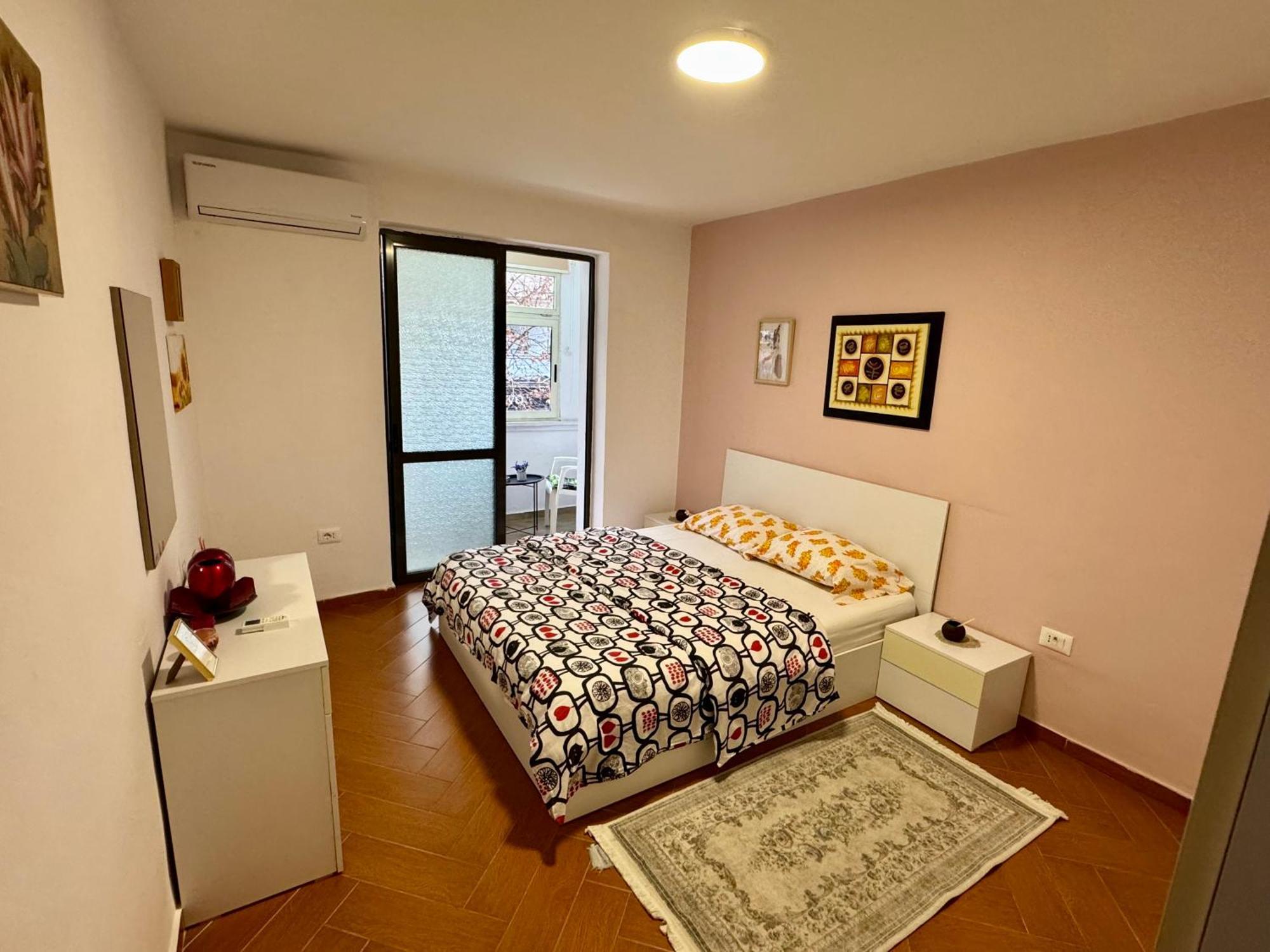 Skerdi'S Apartment - City Center Tirana Bagian luar foto